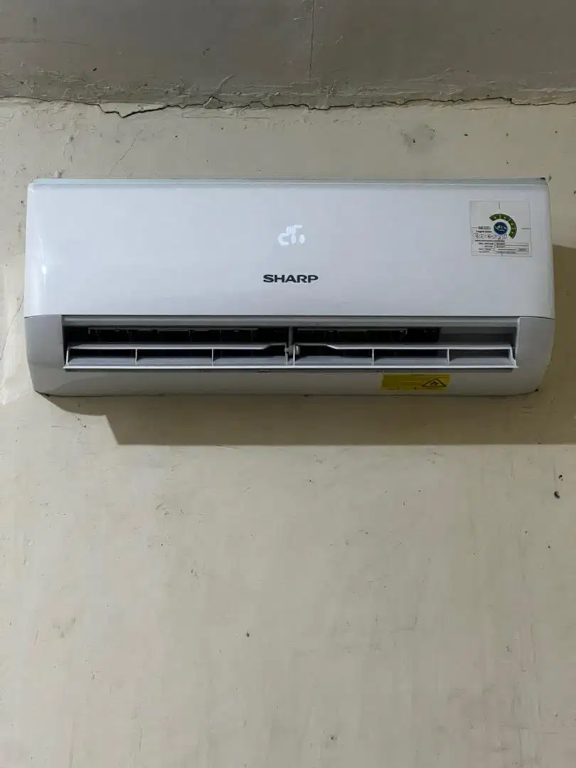 AC SHARP 1/2 PK BEKAS