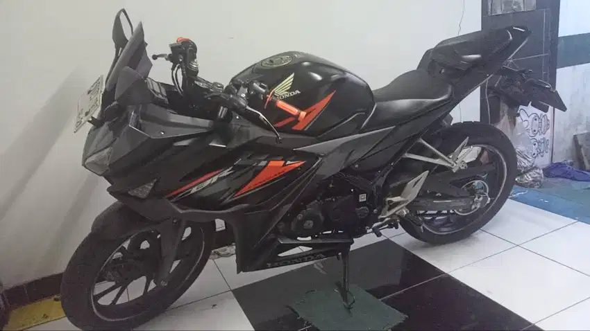 DIJUAL CBR 150R TAHUN 2019