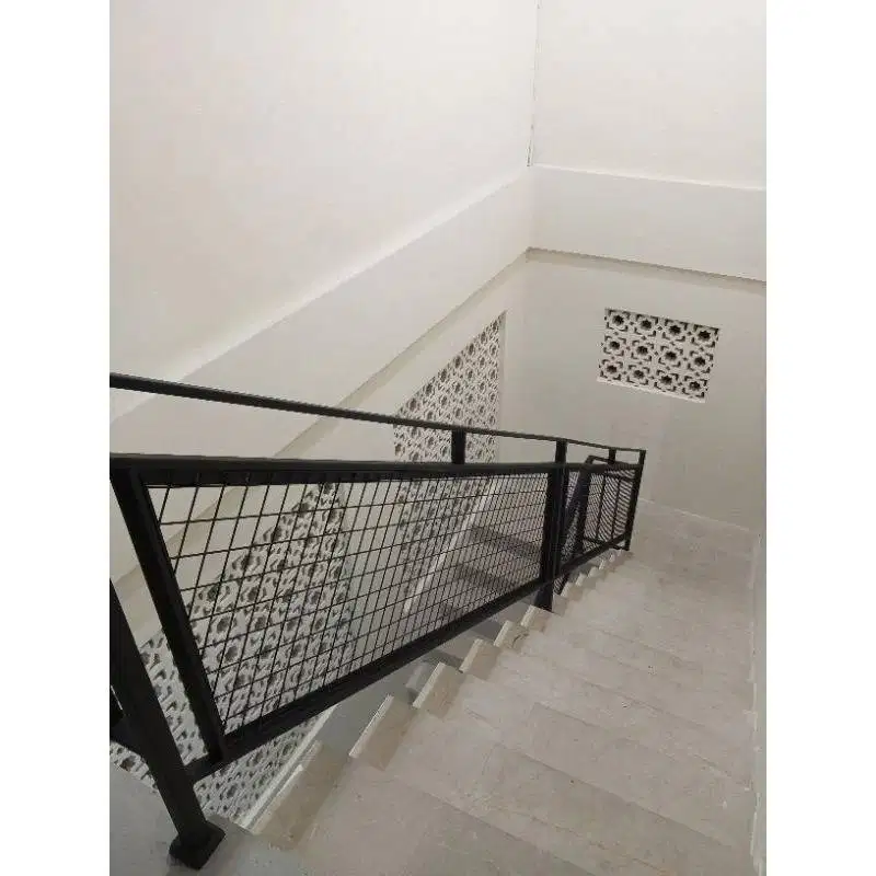 pegangan tangga minimalis bahan expanda
