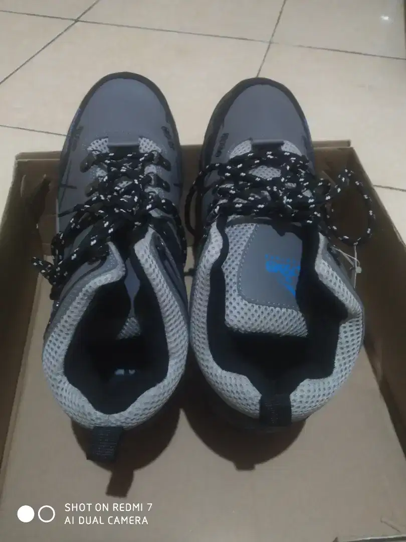 Jual sepatu boleh nego dikit