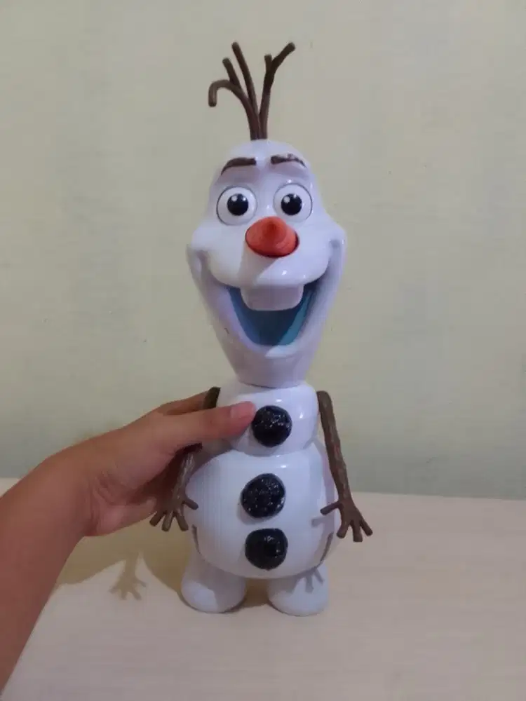 figure olaf besar