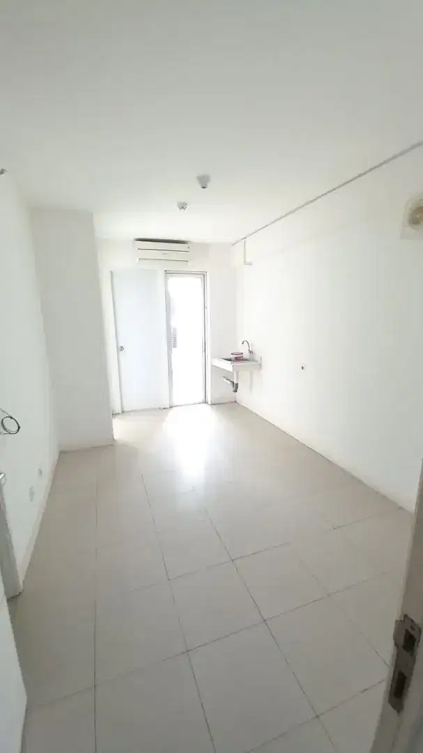 JUAL RUGI 2BEDROOM UNFURNISH ATAS MALL BASSURA SIAP HUNI