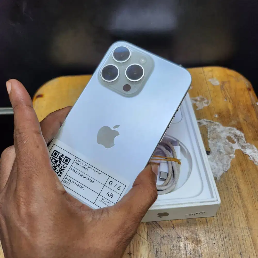 iPhone 15 Pro Max 256GB full set white