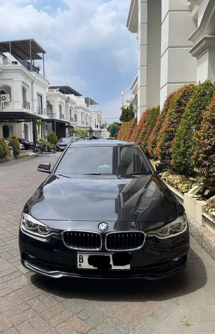 BMW 320i Sport LCi Tahun 2018