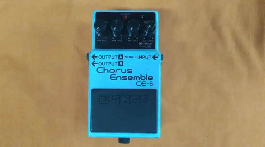 Guitar Effect BOSS Chorus Ensemble CE-5