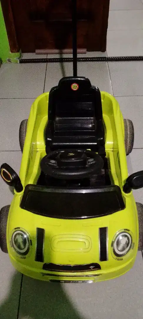 Mobil dorong anak manual