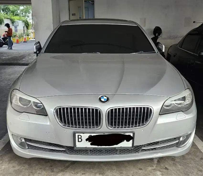 Dijual BMW 528i
