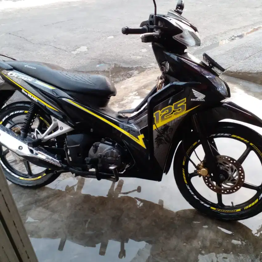 JUAL HONDA BLADE 125 CC TAHUN 2018 SS LENGKAP HIDUP  Rp 11 juta NEGO