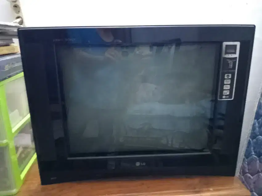 TV tabung flat 21