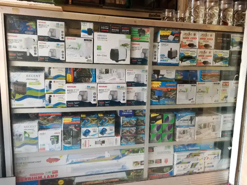 Pompa filter aquarium baru berbagi merk dan ukuran