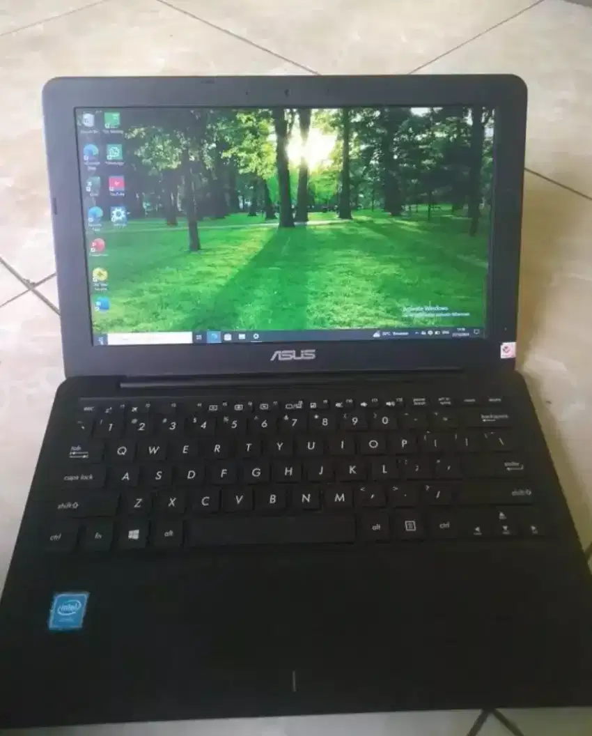 Notebook model e202s