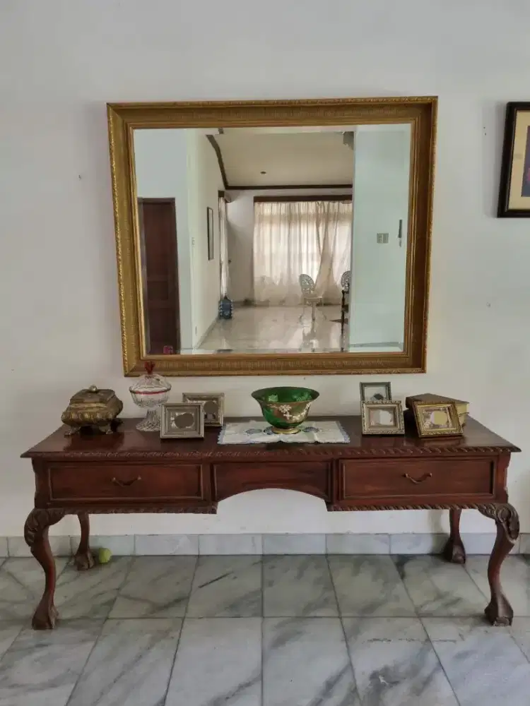 Kaca Cermin dan Meja Konsul Tua Antik