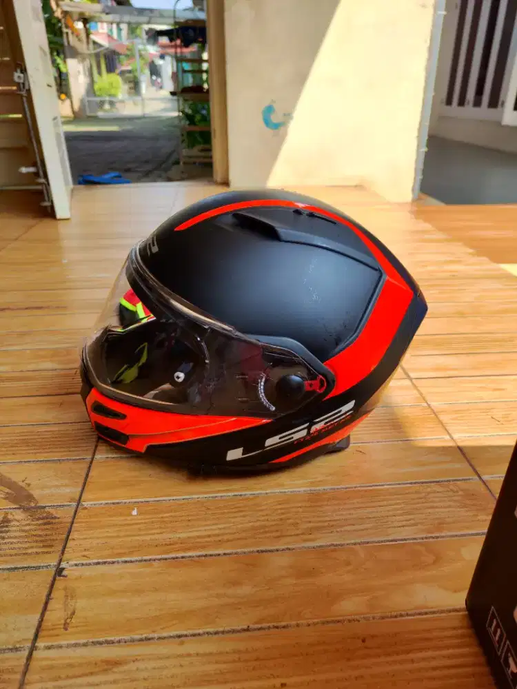 Helm Modular LS2 Metro Evo