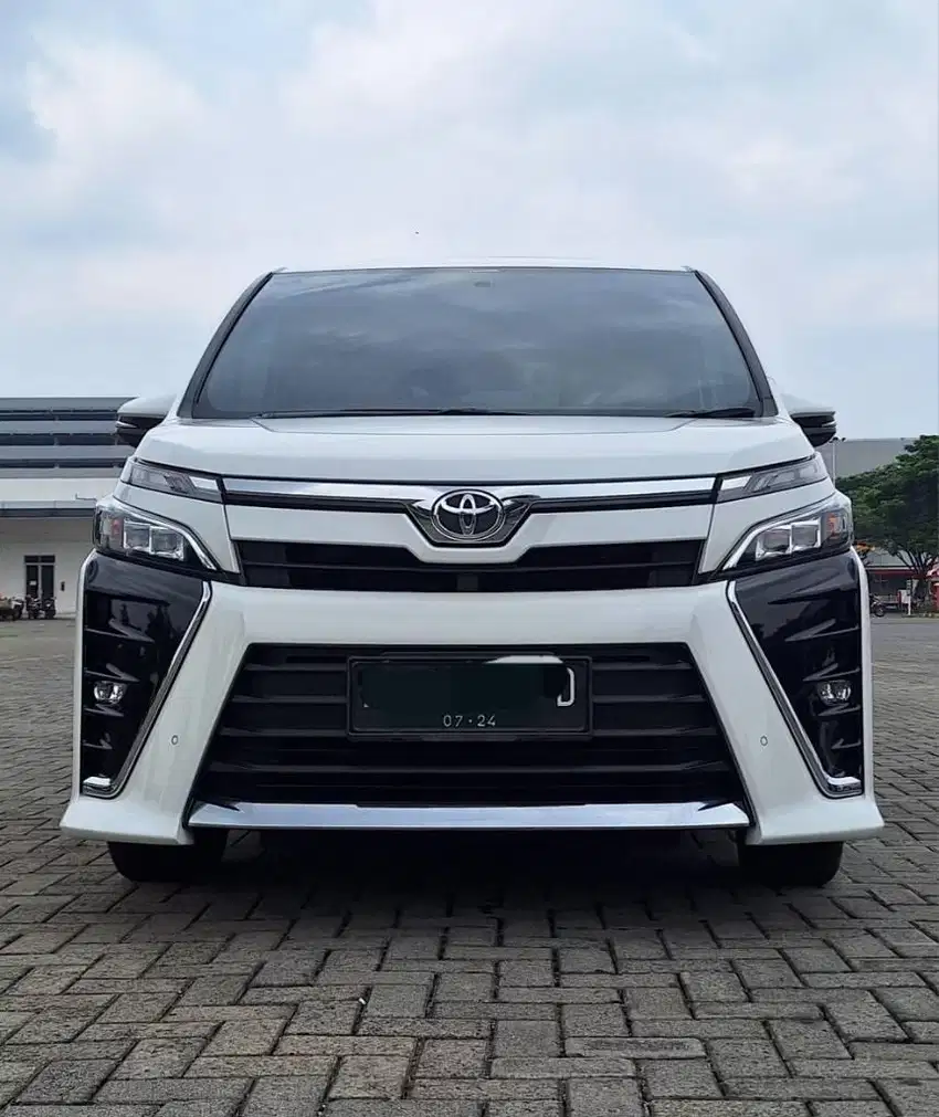 VOXY PEMAKAIAN 2019 PUTIH KM 70RBAN PLAT AD SOLO SURAKARTA