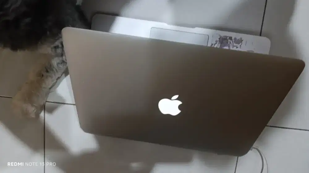 Macbook air 2017 13 inch core i5