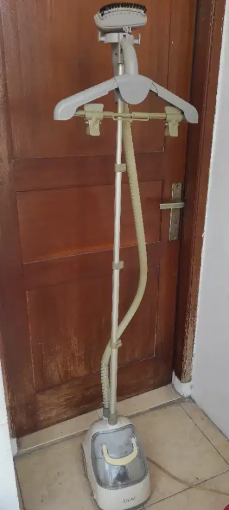 Setrika Uap Salav