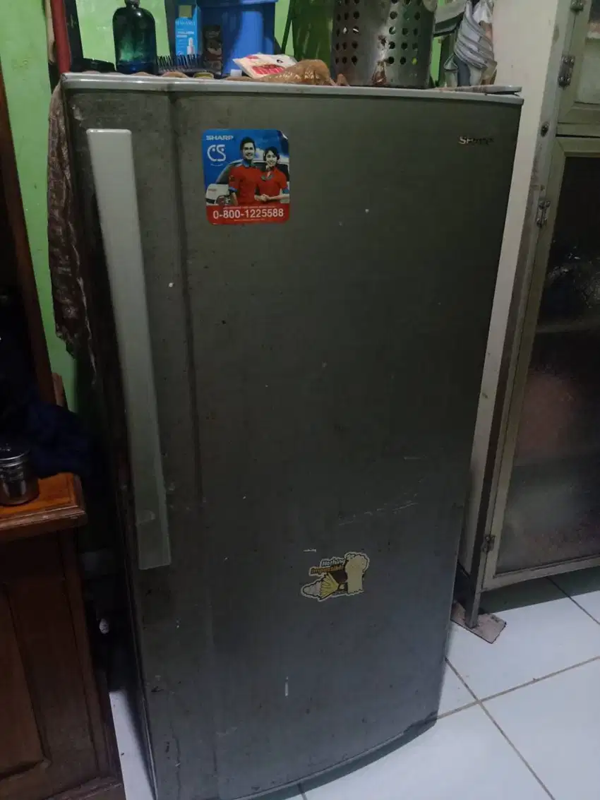 Kulkas Sharp 1 pintu masih bagus