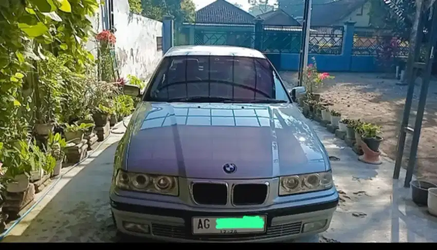 BMW 318i tahun 1997