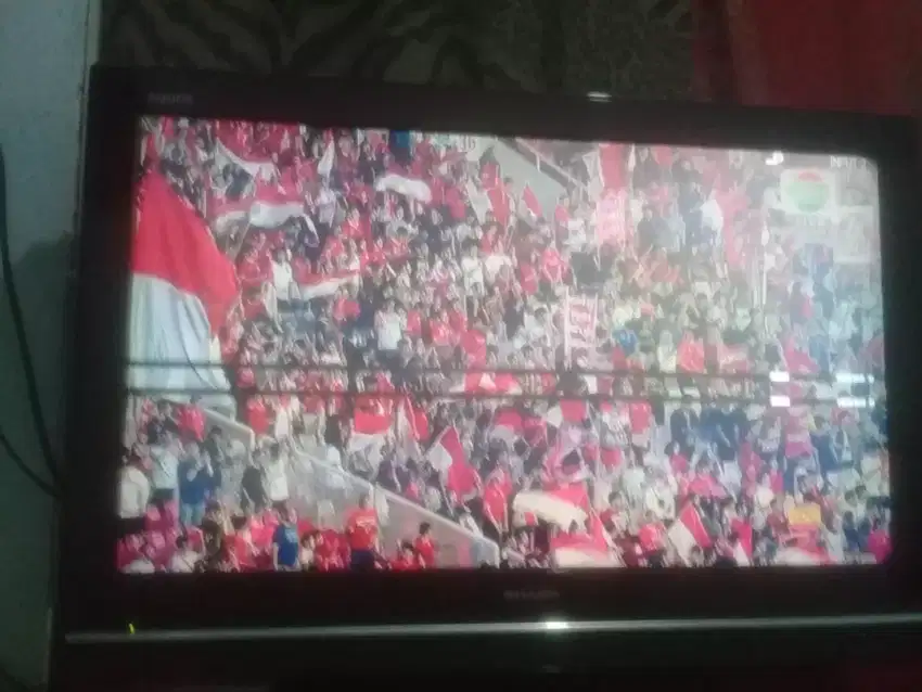 LCD TV Sharp Aquos 32 inci dengan STB MINUS GARIS DAN POLARIS