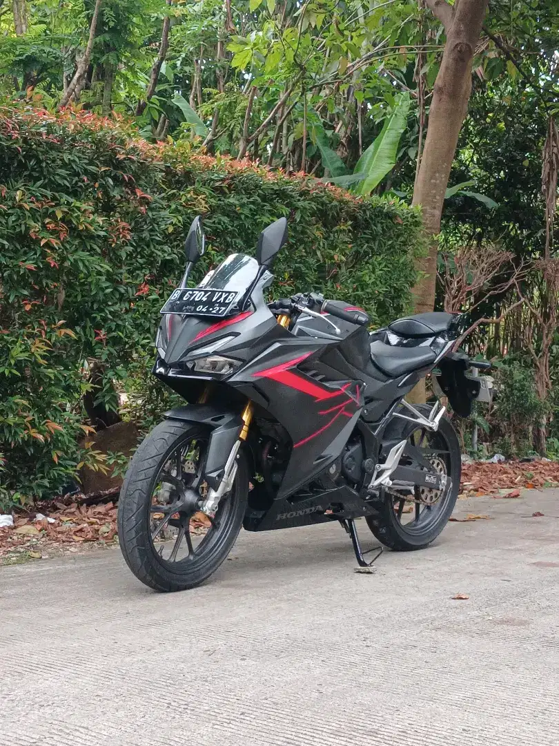 Dp 500rb Honda CBR 150R tahun 2022 Siap Pakai