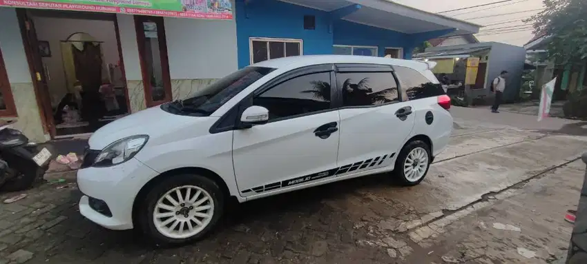 MOBILIO MATIC 2014 PUTIH 110JT