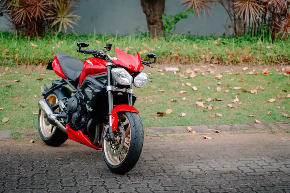 Triumph Street Triple 675 2012 Red
