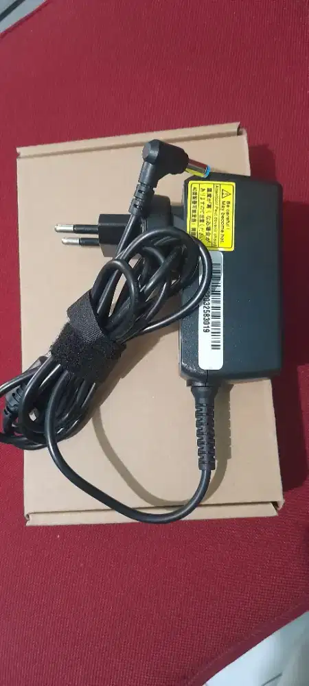 Adaptor Charger Laptop Acer Aspire V5-131