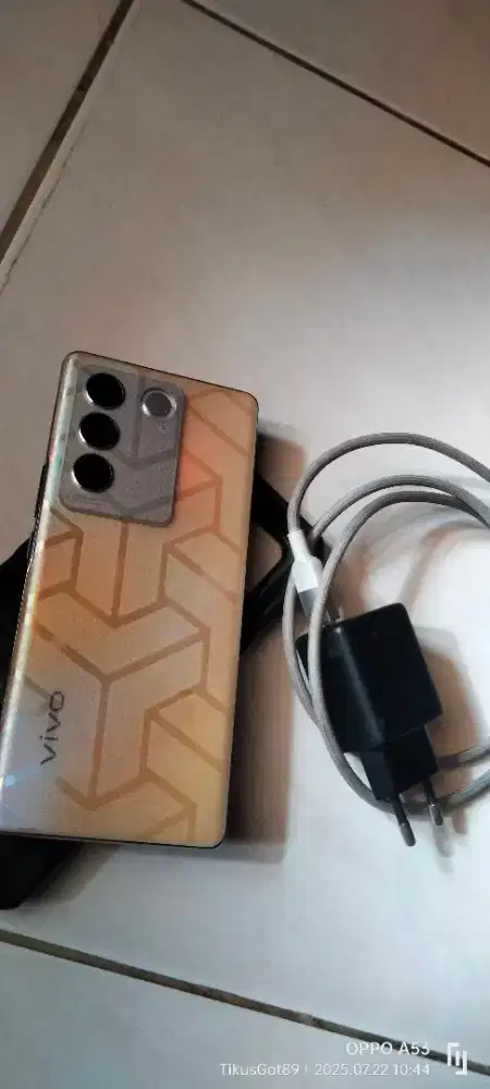 Handphone Vivo V27 5G 8/256 batangan