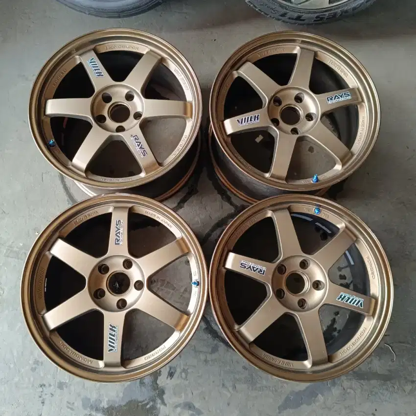 Original Volk Rays TE37 R18