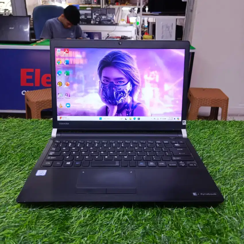 TOSHIBA DYNABOOK R73