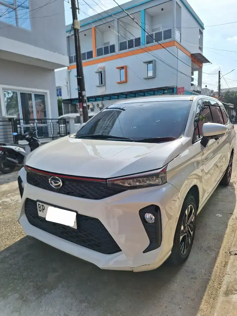 Daihatsu Xenia R CVT 2024 Automatic