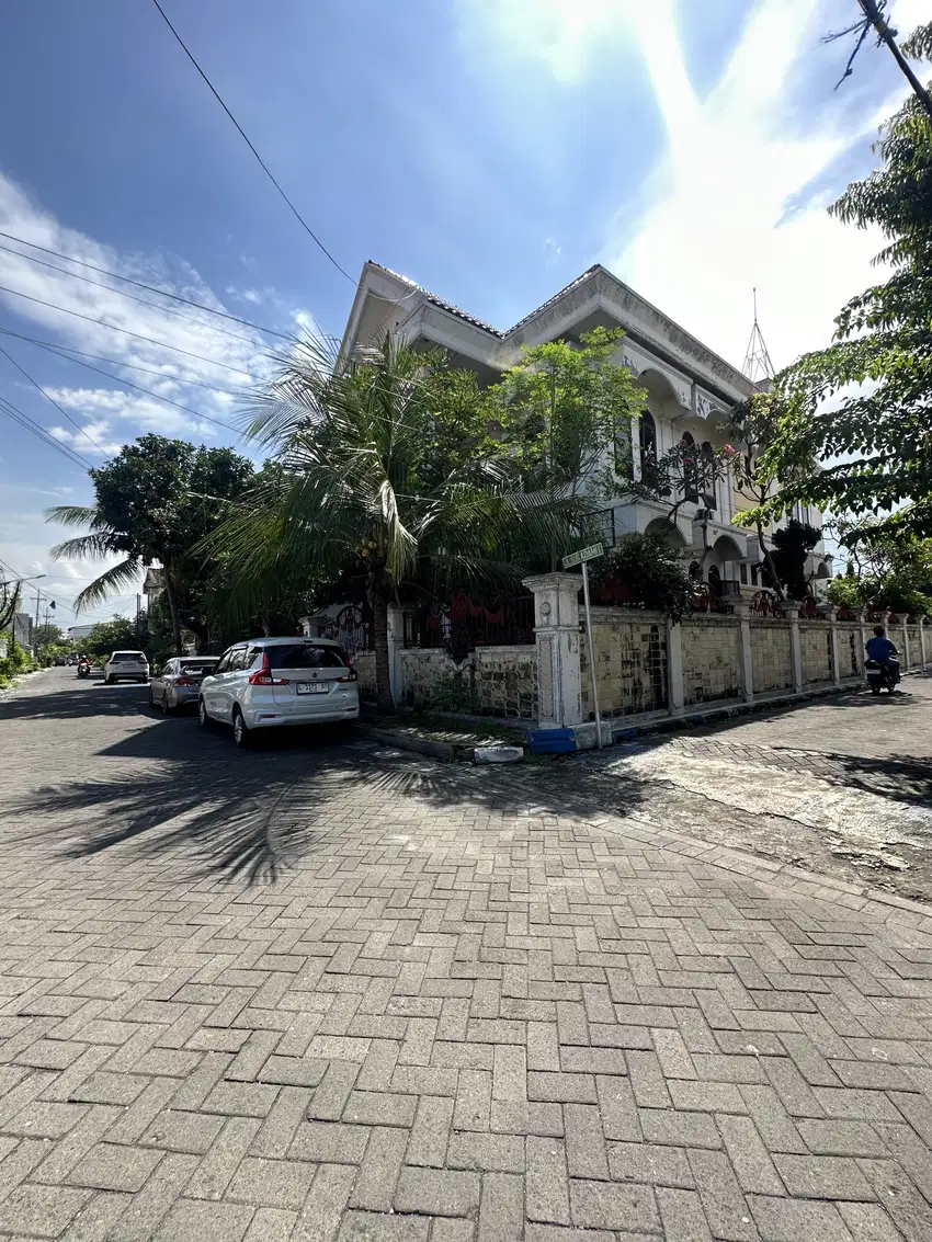5.5jt/mtr Rumah Pusat Kota Belakang Samsat bonnet Sby