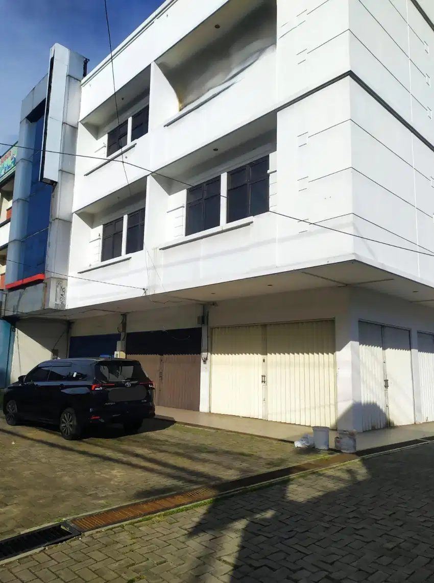 Ruko Gandeng 3 Dijual Cepat Di Jl. Margonda Depok