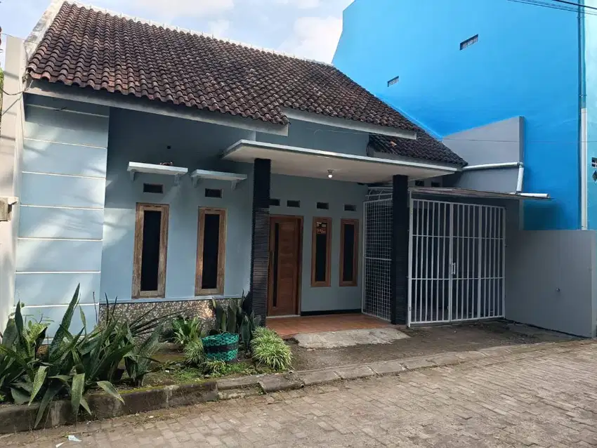 Rumah sangat strategis, aman dan nyaman relatif baru