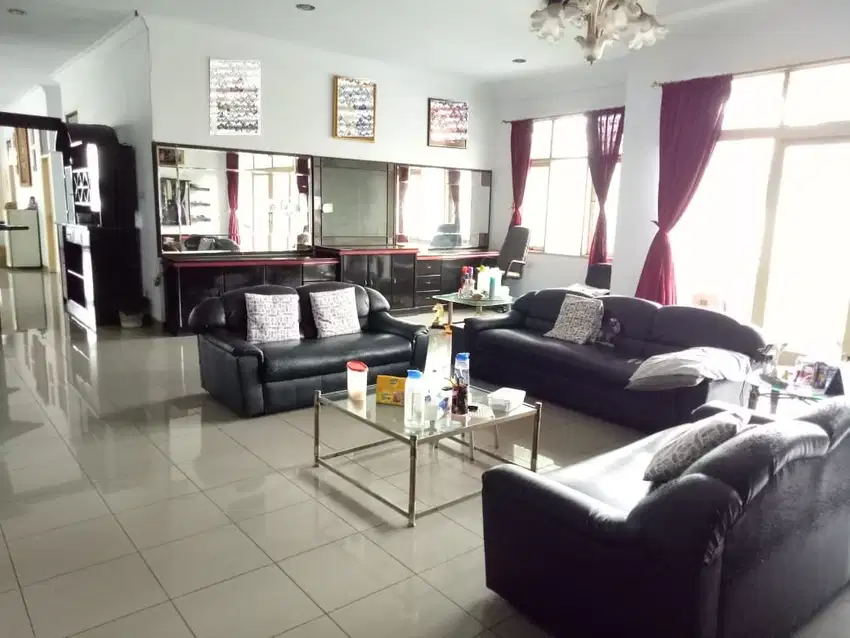 Dijual Rumah dan Tempat Usaha di Jl. Cibaduyut Raya, Bandung