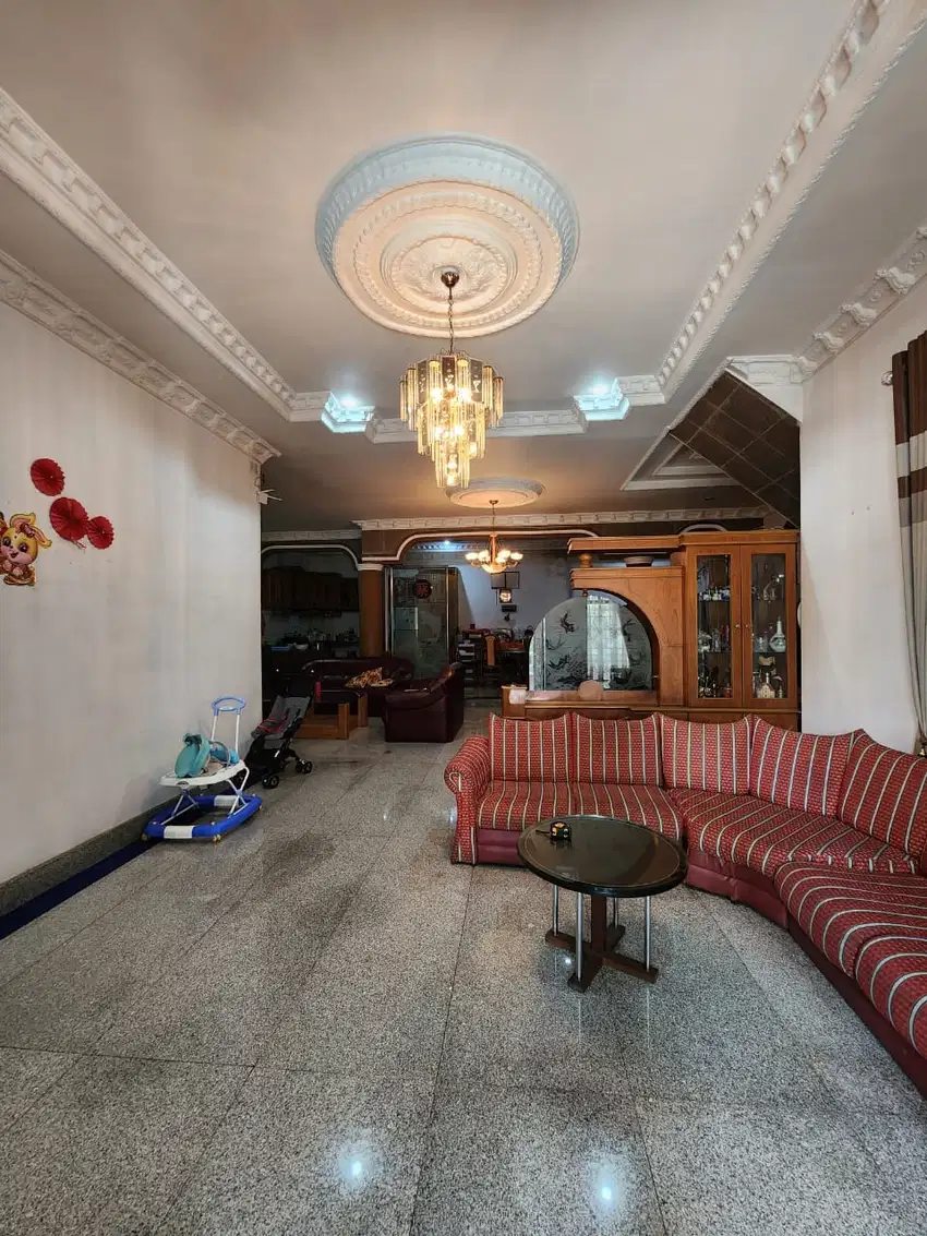 Villa di Komplek Cemara Hijau