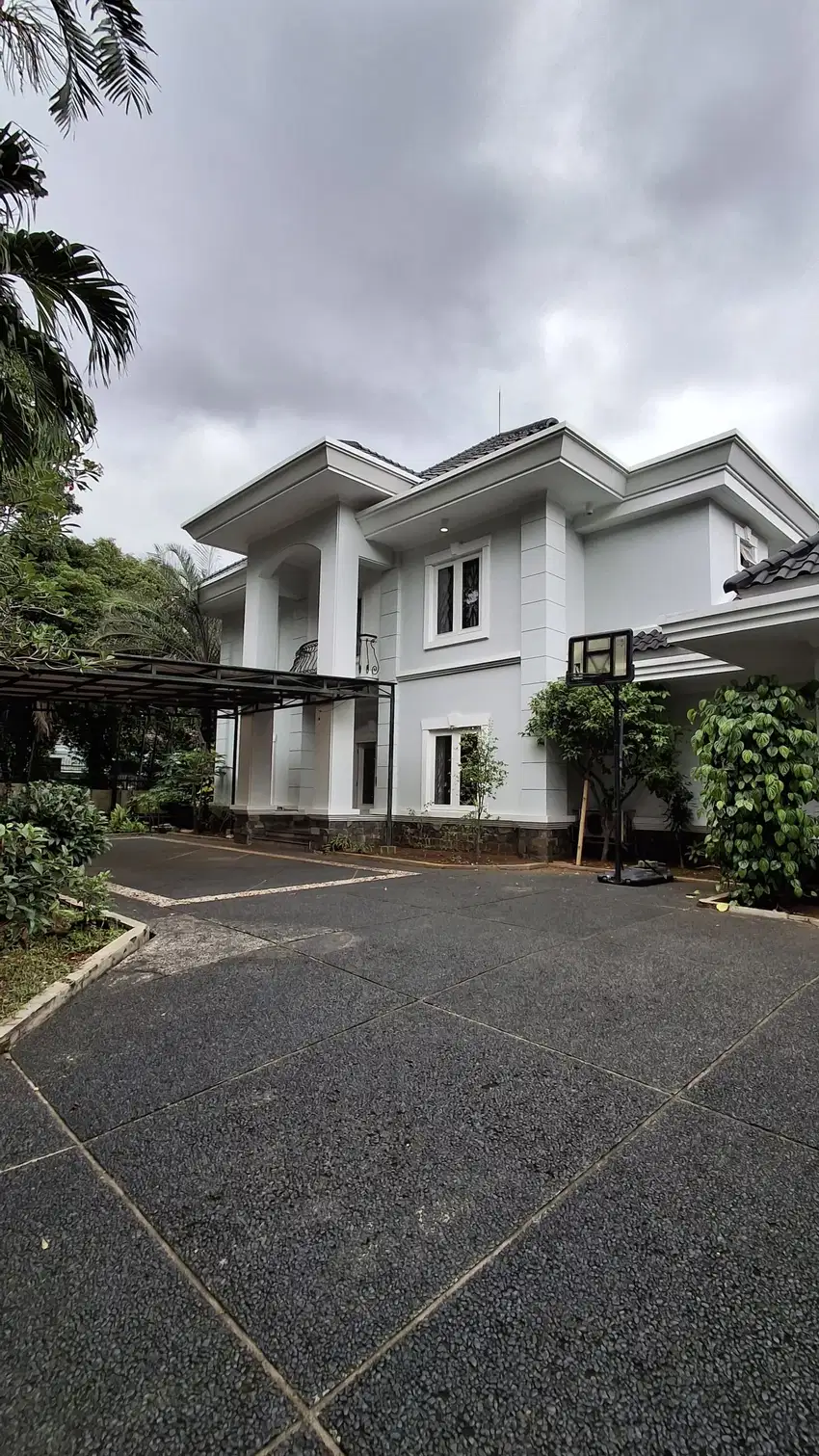 Rumah Mewah Hook Di Jl.Patiunus Kebayoran Baru Jakarta Selatan