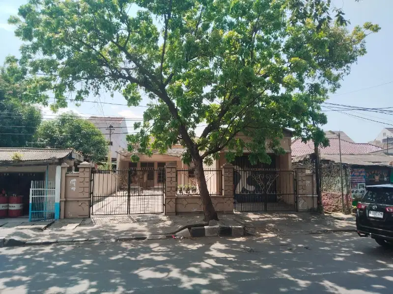Dijual rumah tua Pasar Baru Tangerang