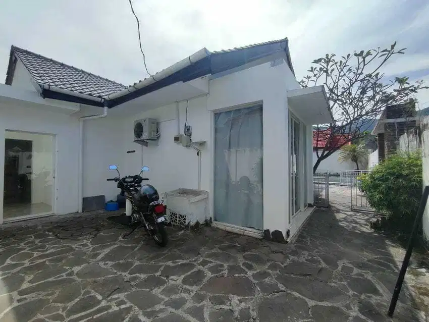 4-Bedroom Villa with Pool in Prime Senggigi Location