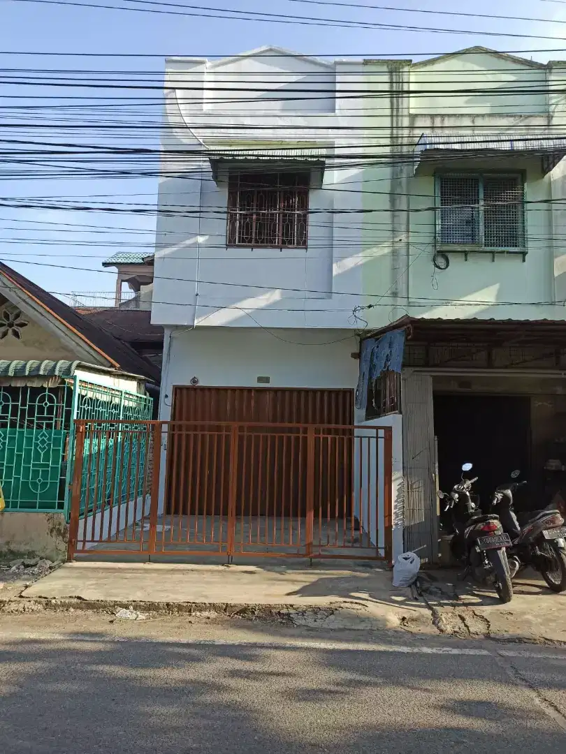 DISEWAKAN RUKO JAPARIS AMAN, STRATEGIS, BEBAS BANJIR