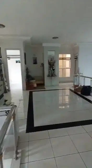 Jual Murah, Rumah asri terawat 2 lantai, Setra Indah,Bandung Utara