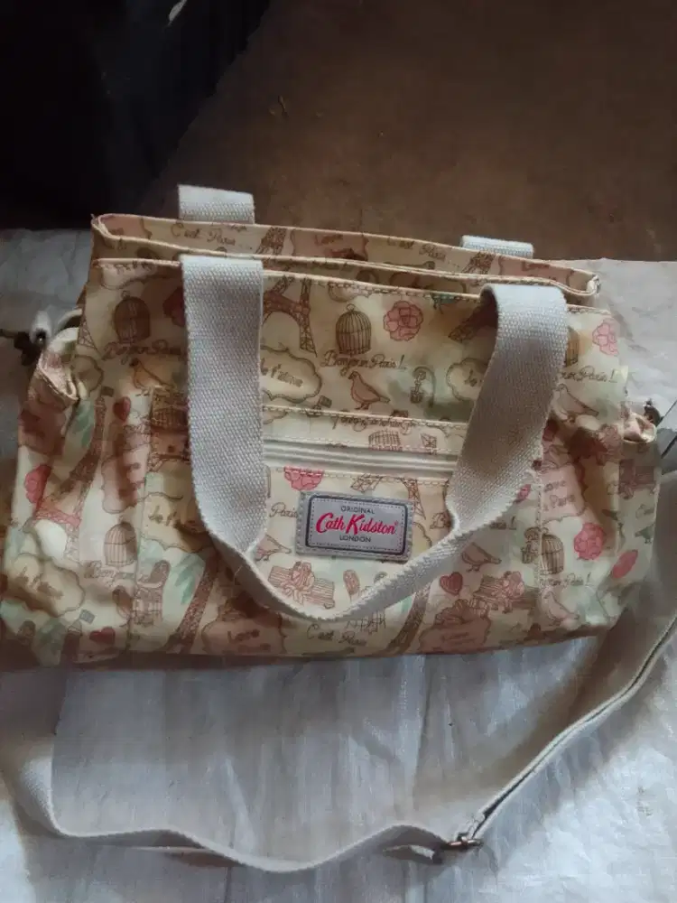 Tas selempang merk Cath Kidston London Original