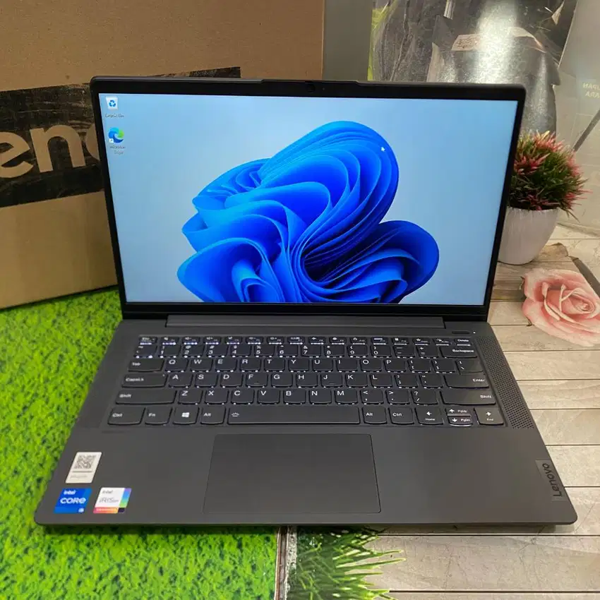 New Lenovo Ideapad 5-14ITL05 Core i5-1135G7 8GB 512GB 14FHD Win 11