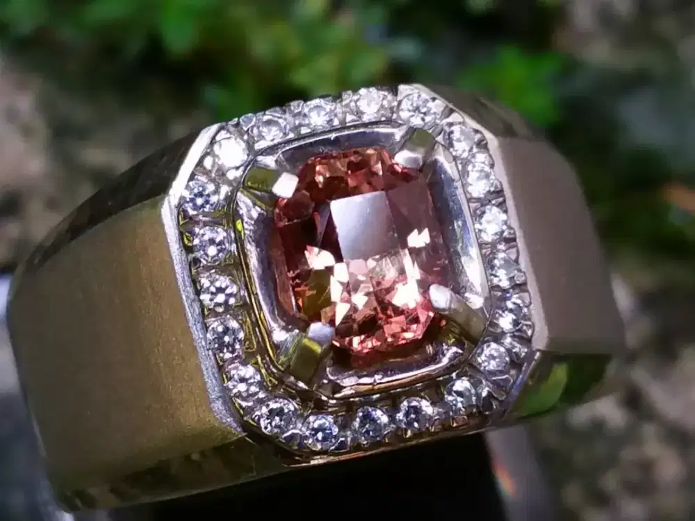 1.39ct Unheated Padparadscha Sapphire pinkish Orange eye clean nh nte