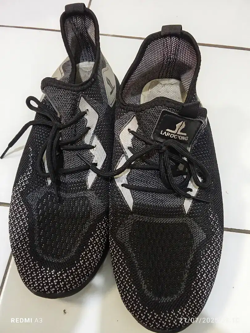 Sepatu no minus