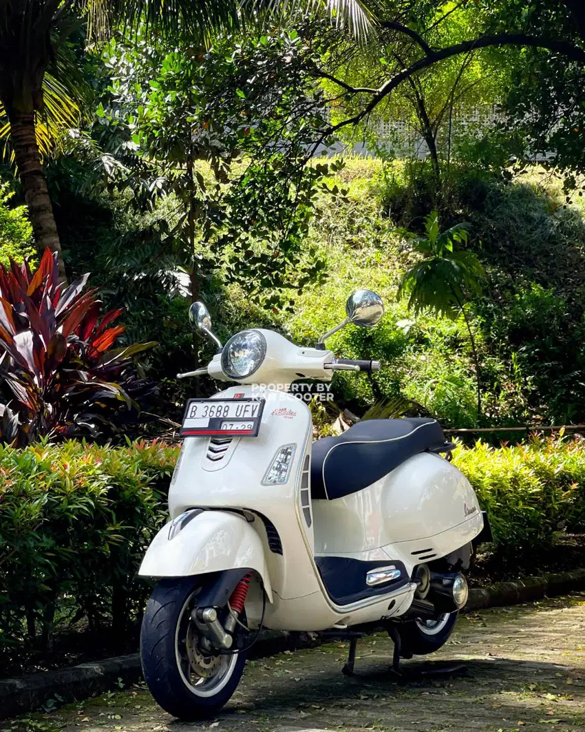 VESPA GTS 150 3v 2014 TERMURAH