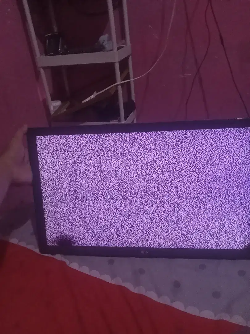 TV LED LG 24 bekas minus