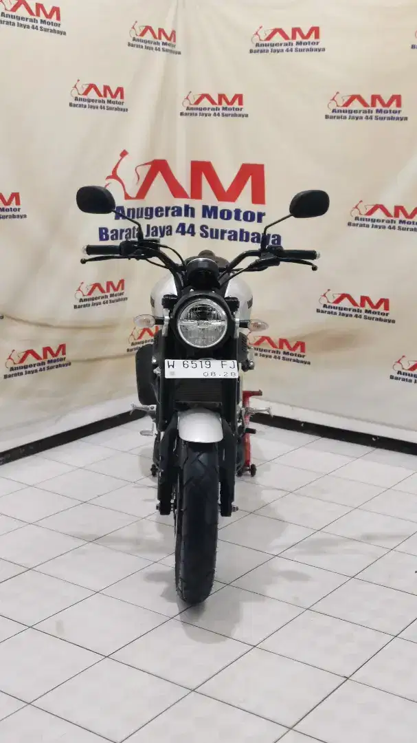 Km rendah yamaha XSR 155 tahun 2023 warna silver