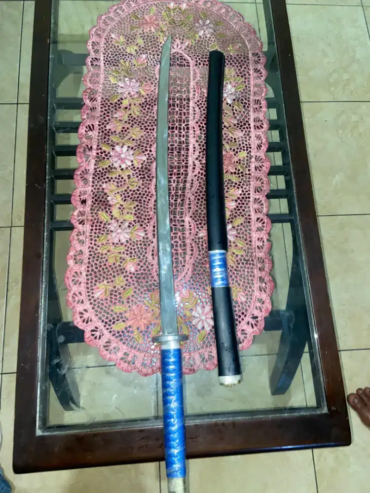 Katana untuk Hiasan Dinding