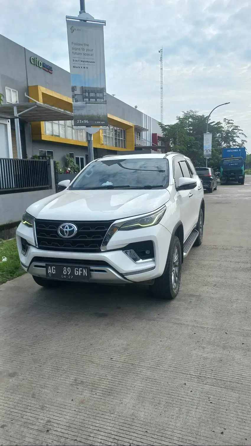 Dijual Mobil Toyota Fortuner Putih 2022
